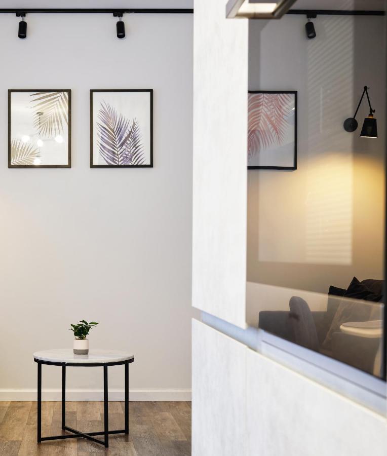 Owls Hill Apartment Каунас Экстерьер фото