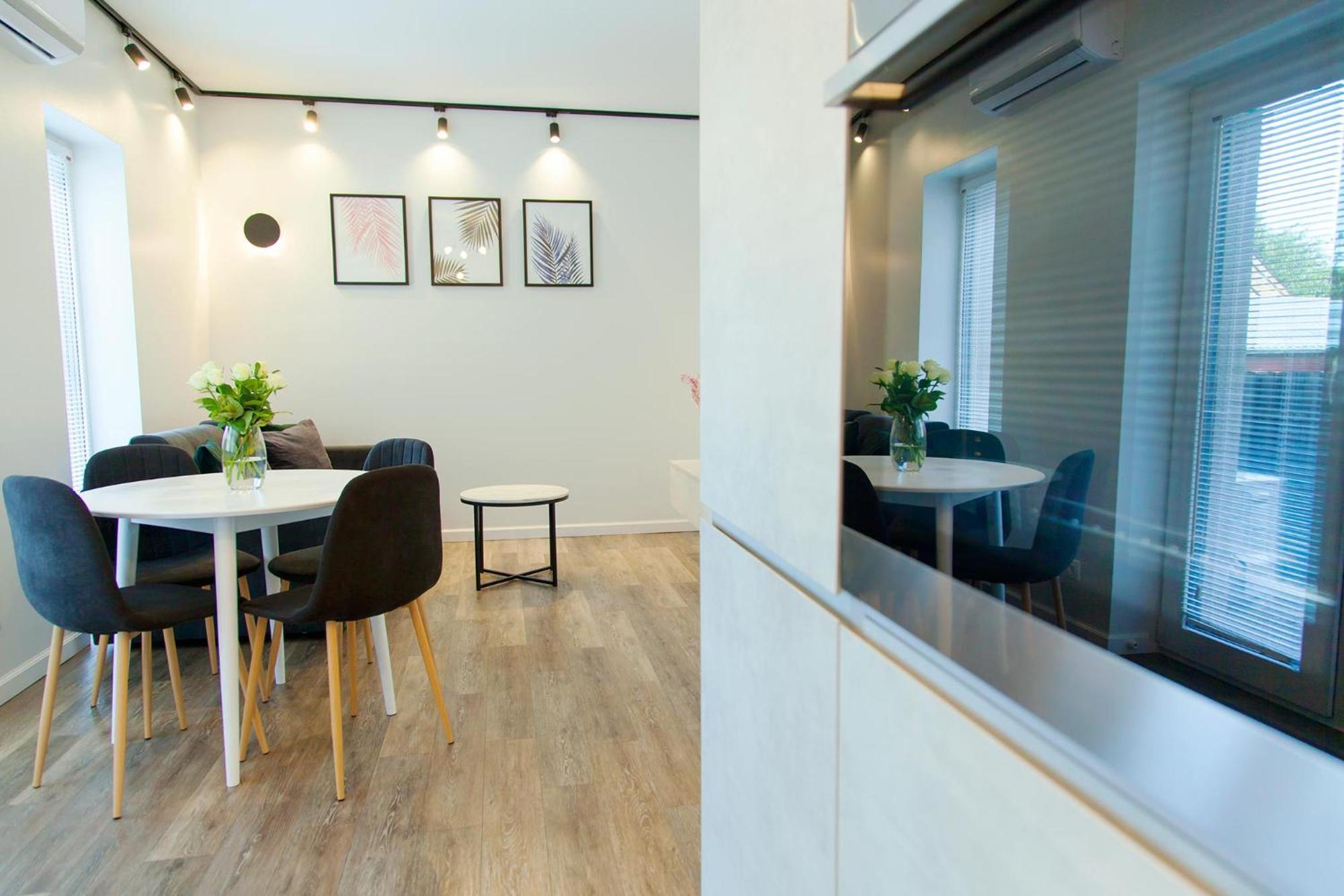 Owls Hill Apartment Каунас Экстерьер фото